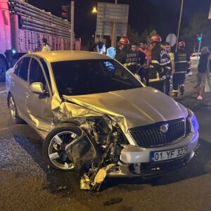 adanada trafik kazasi 5 yarali 2vP6eNZN