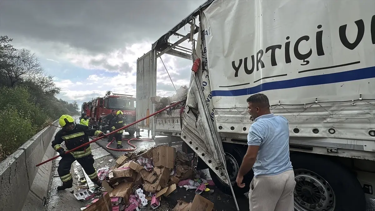 bolu otoyolunda tir yangini 4O2wDqxI