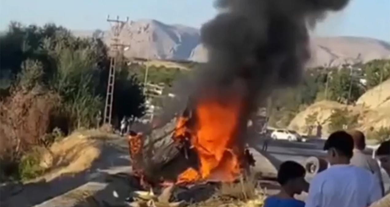 fren patladi tir ile otobus carpisti IWZvFqxp