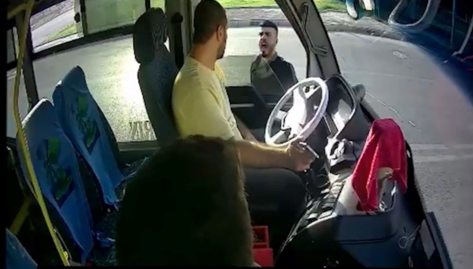 otobus soforunu bicaklamisti antalyada yakalandi AsXTbdq6