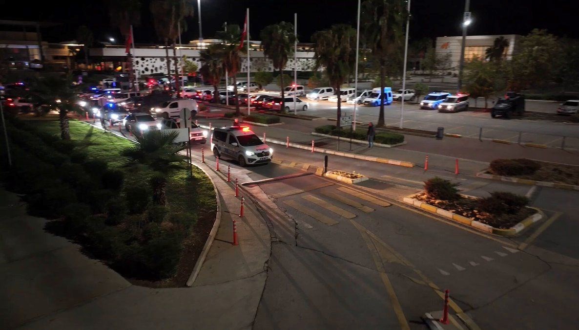 adanada baygaralar operasyonu 106 supheli gozaltina alindi Xw4uZe6b.jpg