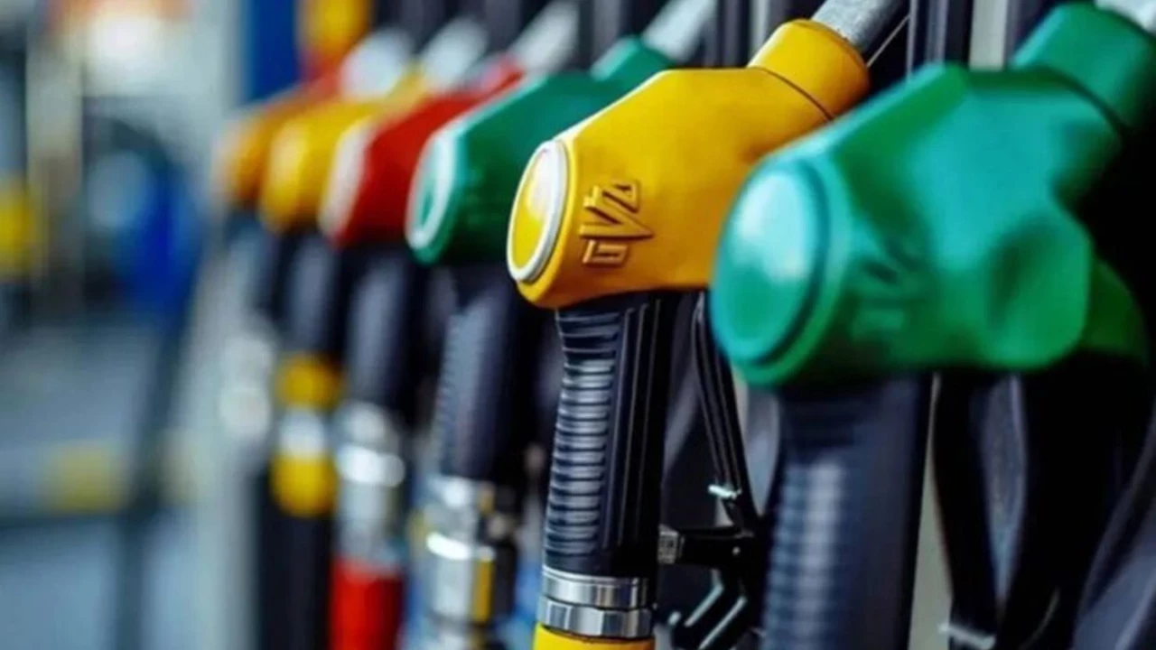akaryakitta tabela degisiyor petrol fiyatlari yukseldi motorine zam yolda zuOrhM4x.png