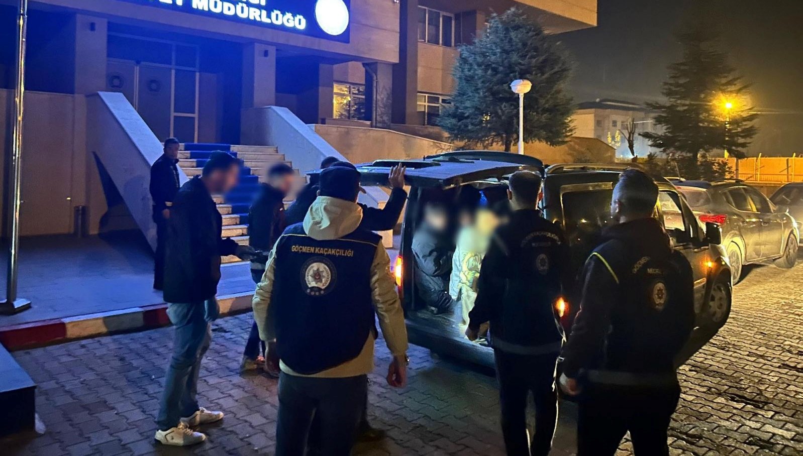 bagajdan 10 kacak gocmen cikti wPhwHG6E.jpg