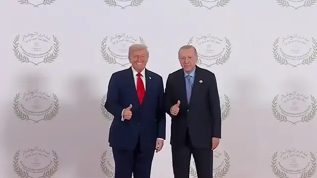 cumhurbaskani erdogan ile trumptan misirda aile fotografi LpEgHM9a.webp