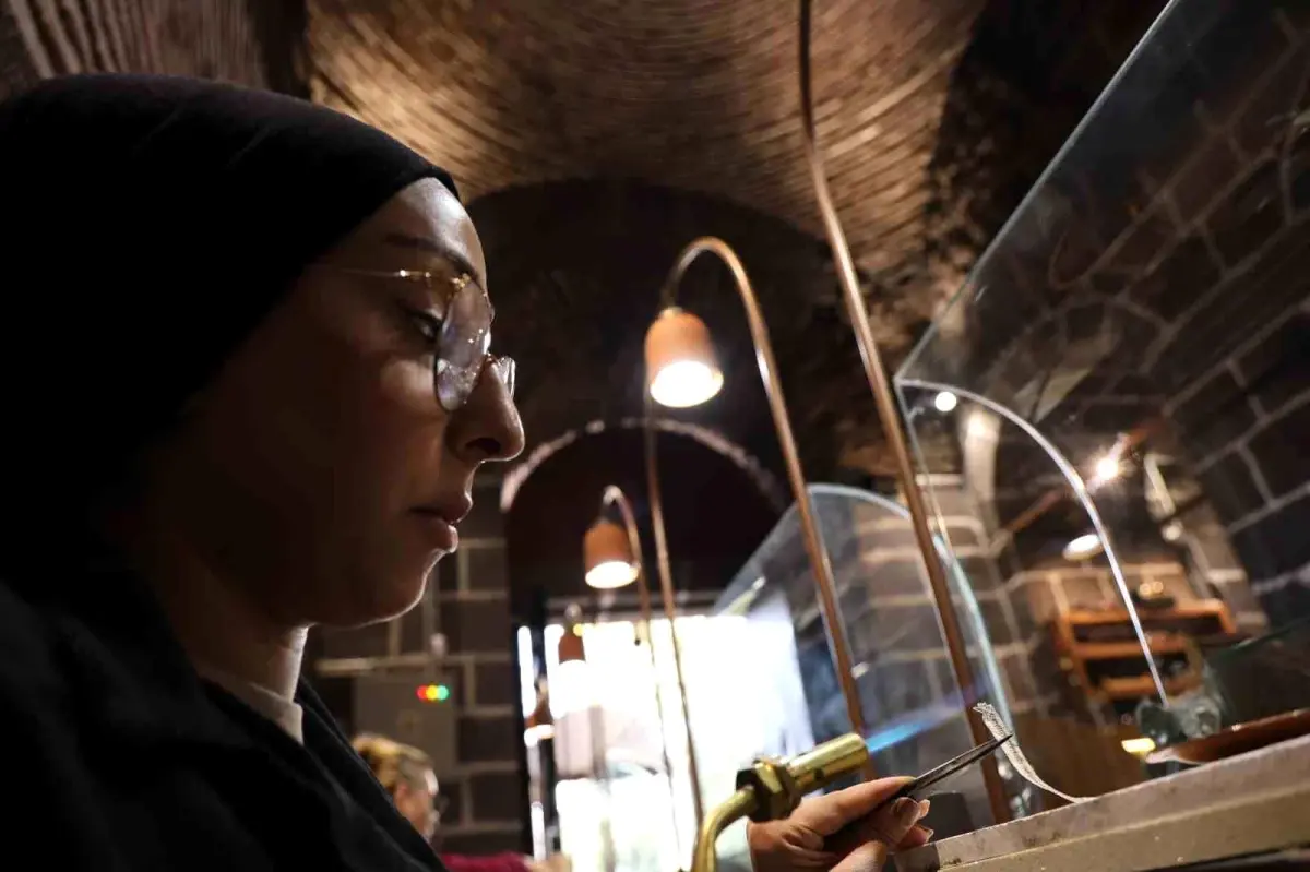 diyarbakirda hasirevi acildi geleneksel el sanatlari sergilenecek YQQ7rxYc.jpg