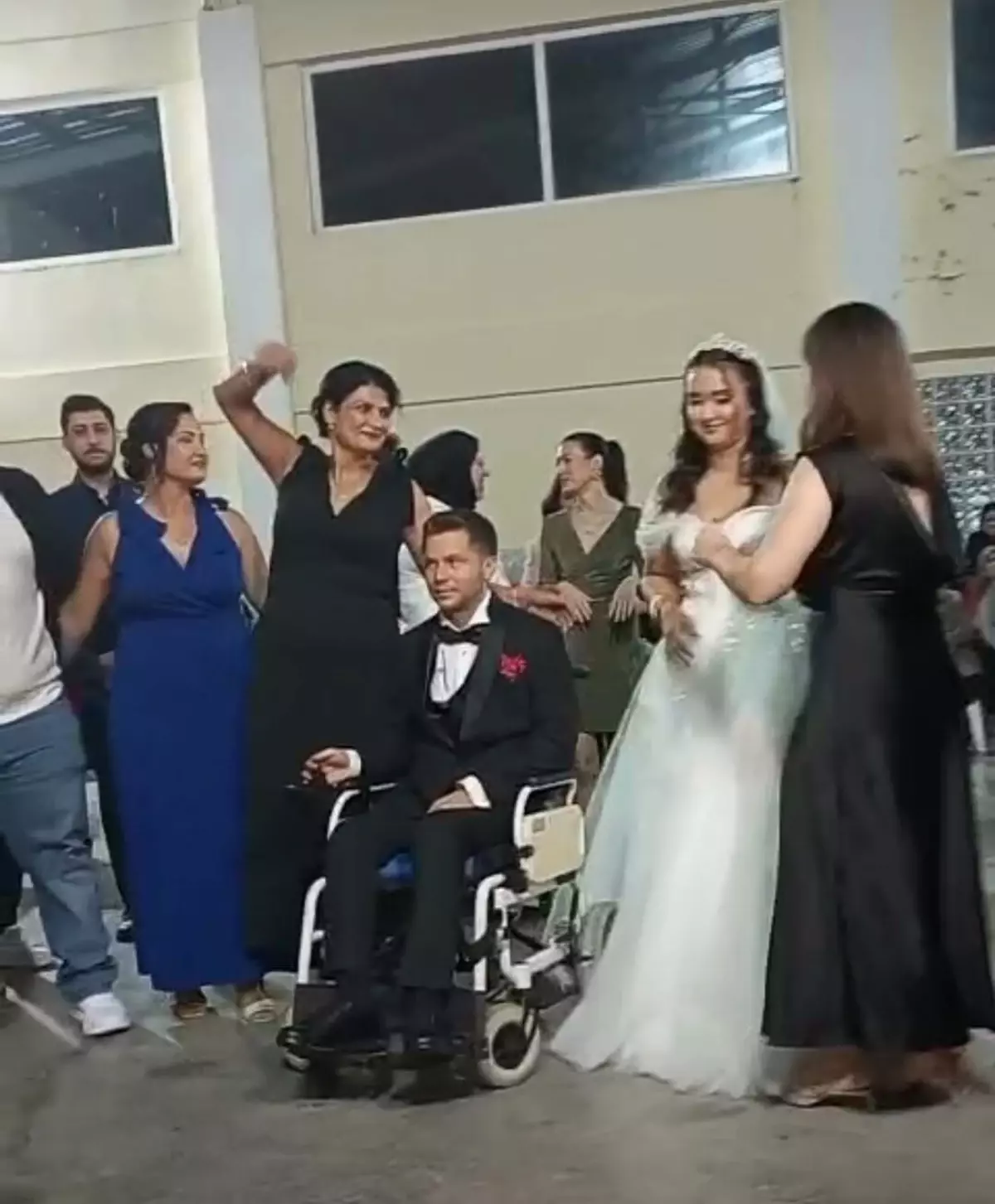 engelli omer ve lise aski dilara evlendi 2qPrf14S