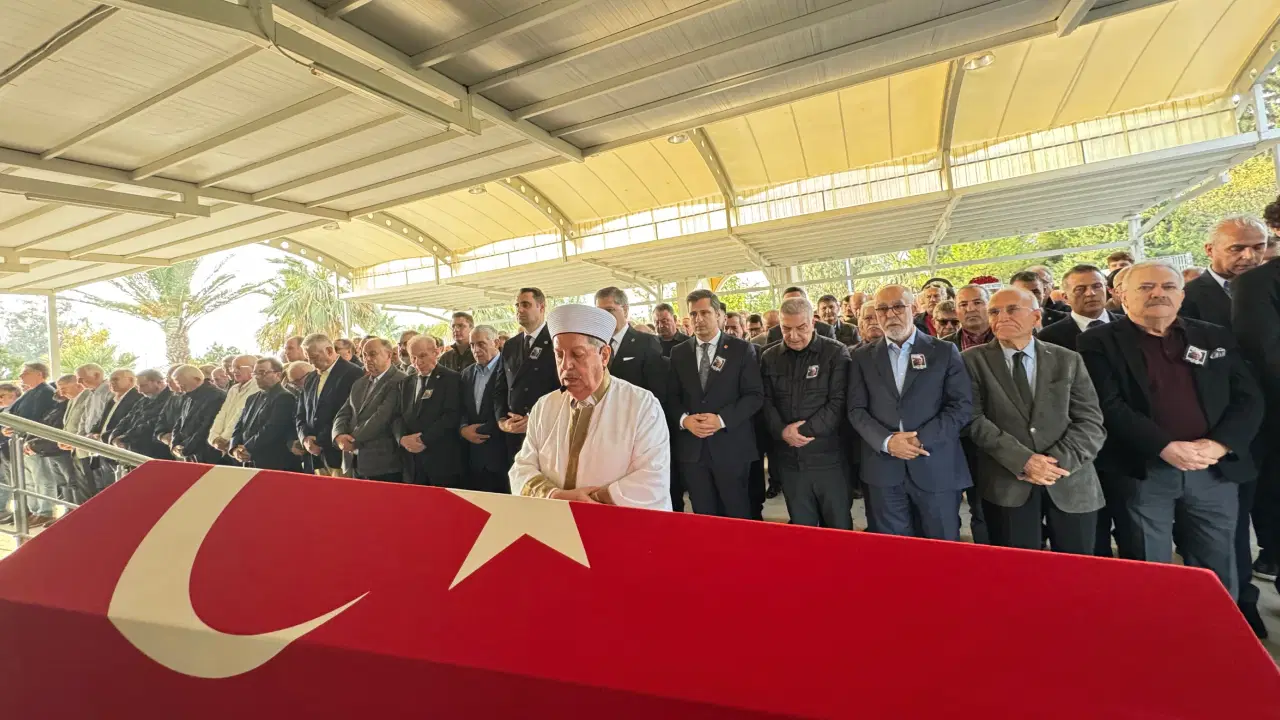 eski chp izmir milletvekili ali riza bodur son yolculuguna ugurlandi Qexl86fg.jpg