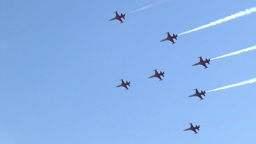 bandirmadan-havalandilar-turk-yildizlarinin-rotasi-canakkale-6TKSgK5X