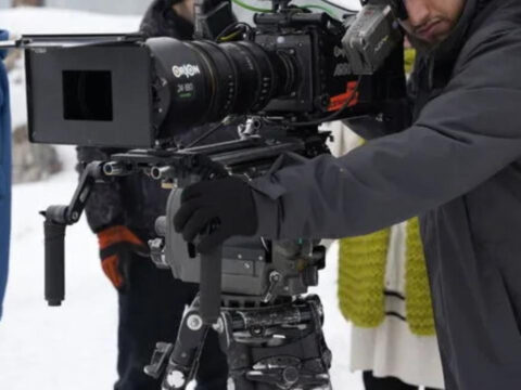 Dizi ve film setlerinde yeni meslek ortaya cikti yakinlasma sahneleri icin onlar gorev alacak qbl1C9Rx