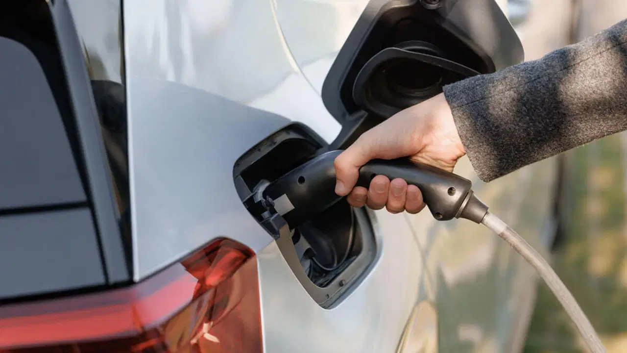 Kuresel petrol krizinde cin formulu elektrikli taksiler ve arac paylasimi 6SSiKO9k